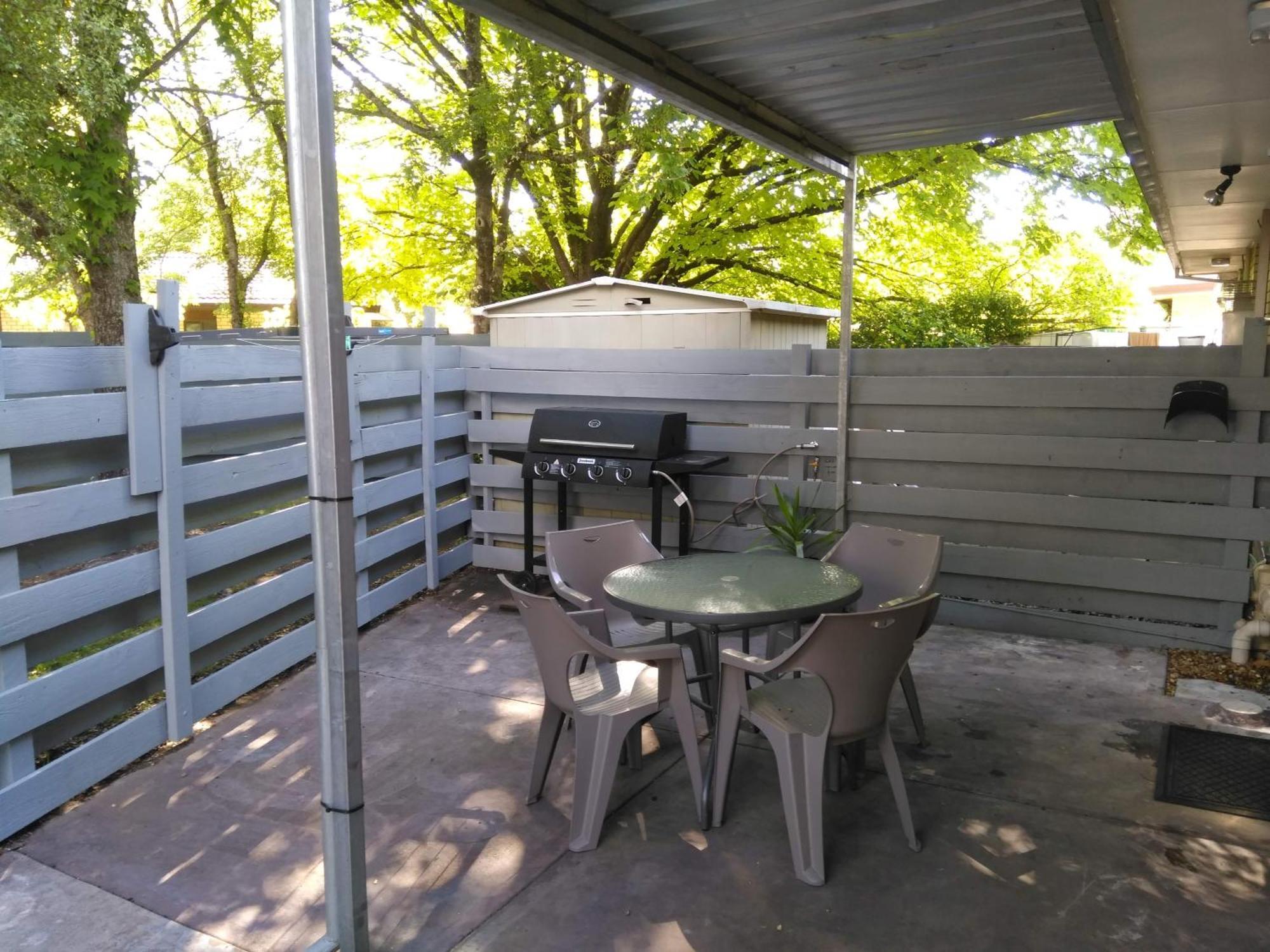 Ageri Holiday Unit Bright Rum bild